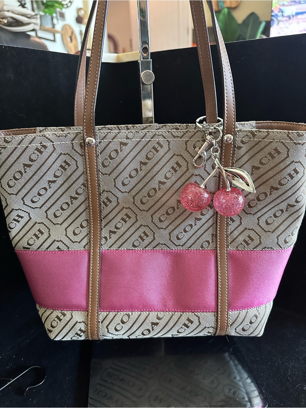 COACH #061 Lozengo Signature Tote with Pink Strip Accent - Picture 12 of 13